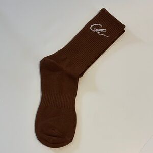 Rich Brown Crew Length Casual Socks with Ribbed Texture